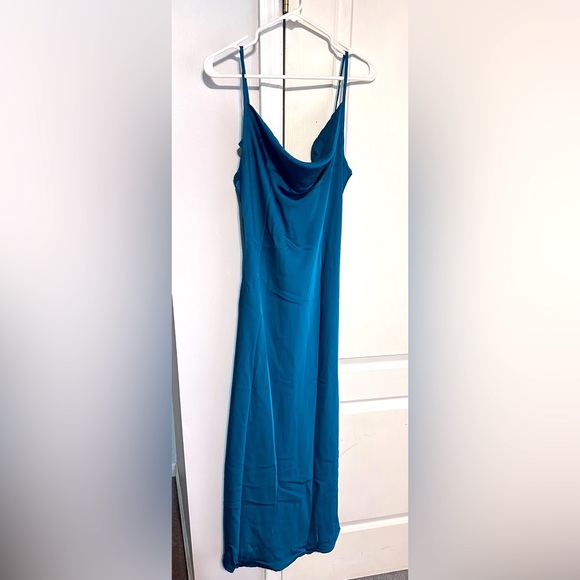 Satin dress. - Picture 2 of 2